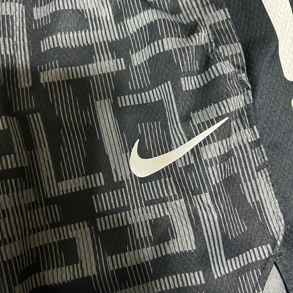 XS Boys Nike Shorts. Black gray and white - Picture 3 of 4